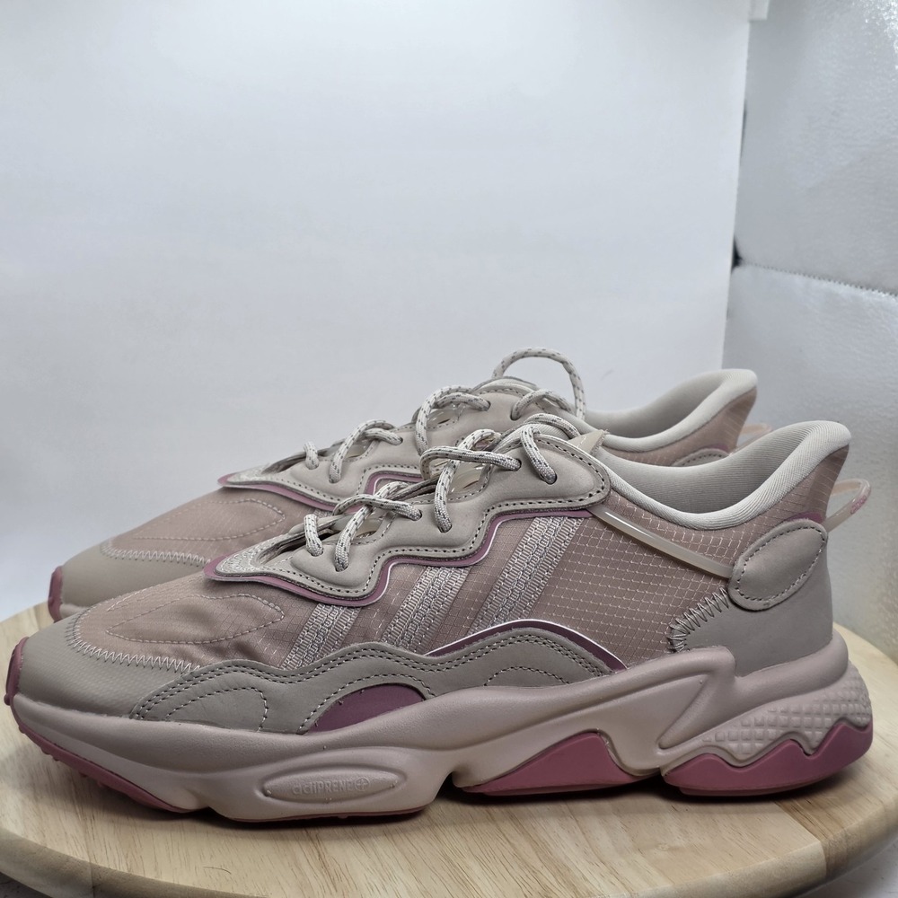 Women's Size 9 - adidas Originals OZWEEGO W - Athletic Shoes Sneakers‎ HQ8544